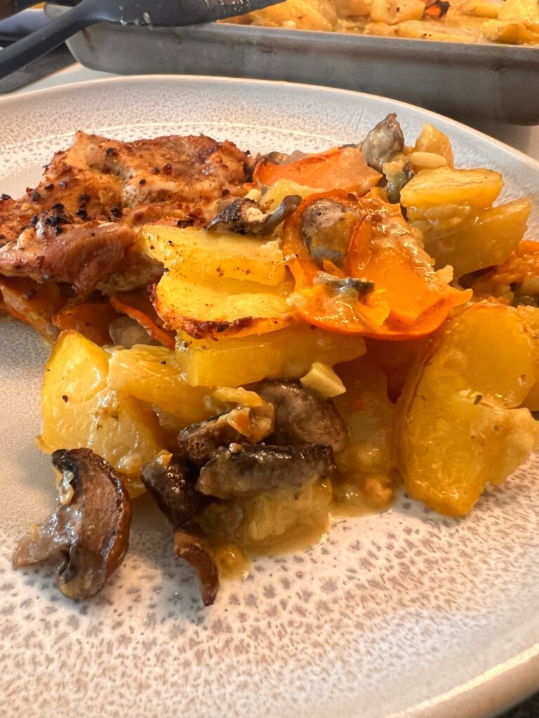 Afrikanische Huhn-Kürbis-Pfanne mit Champignons und Chakalaka